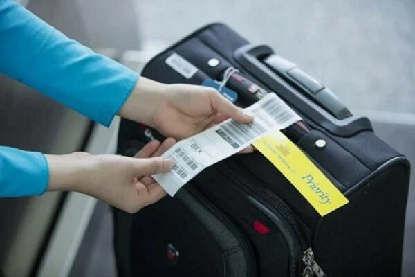 Vietnam Airlines thu phí hành lý xách tay