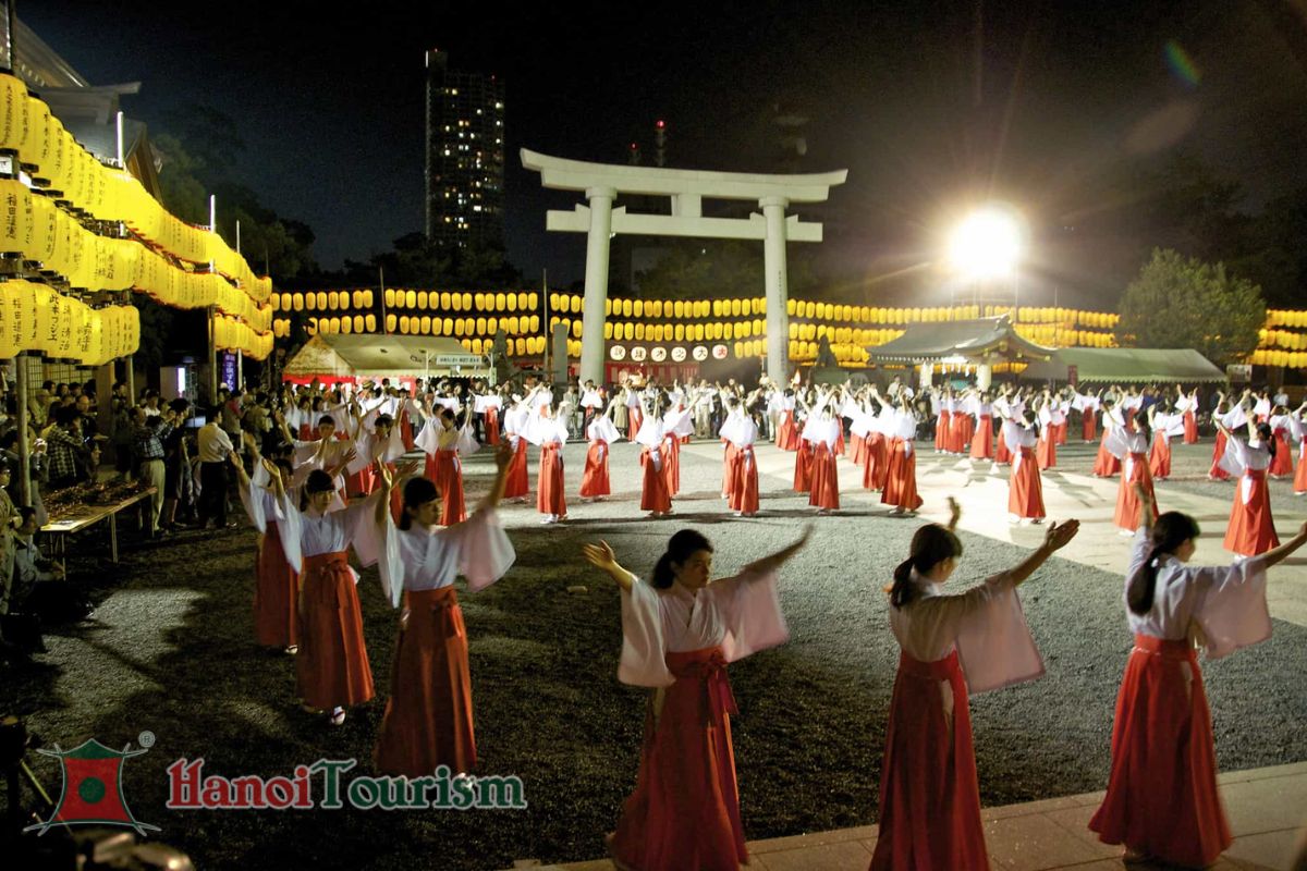 Lễ hội Mitama Matsuri - Nhật Bản